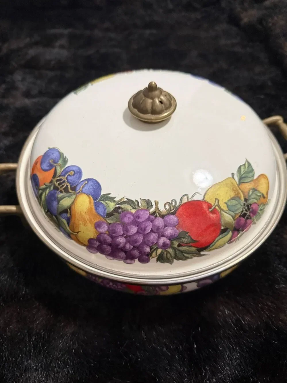 TABLETOPS UNLIMITED Kensington Garden Porcelain Enamel 3 Quart Covered Casserole